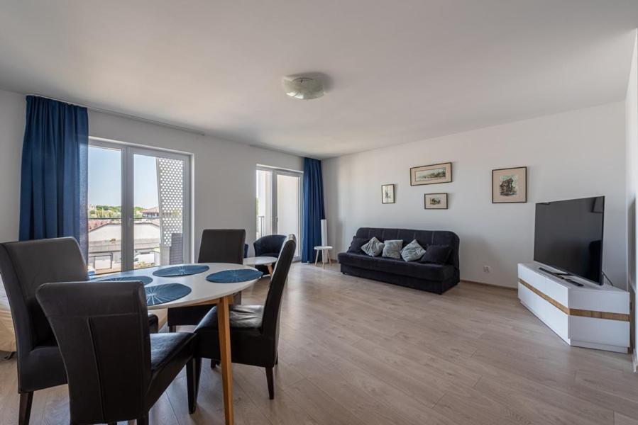 Horyzont Apartamenty - Kapitanski Mostek- Blisko Portu- Sniadania Kolobrzeg Ngoại thất bức ảnh